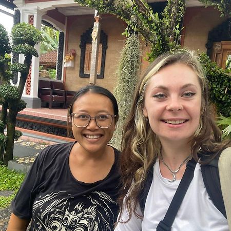 Raditya Homestay Mambat Exterior foto