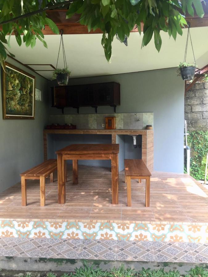 Raditya Homestay Mambat Exterior foto
