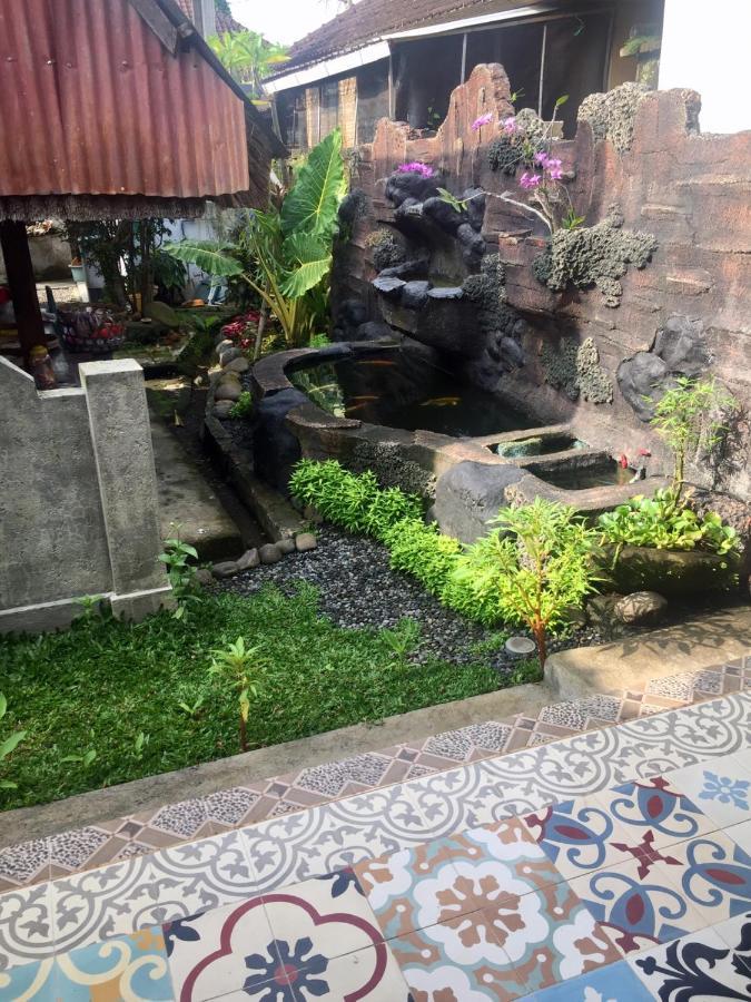 Raditya Homestay Mambat Exterior foto