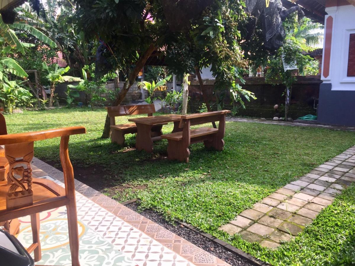 Raditya Homestay Mambat Exterior foto