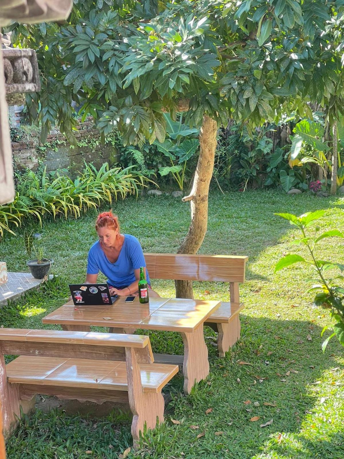 Raditya Homestay Mambat Exterior foto
